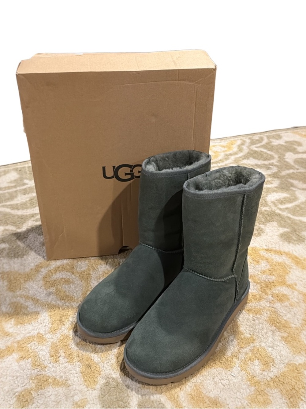UGG Australia GREEN Classic Short 5825 Suede Boots Women’s 8